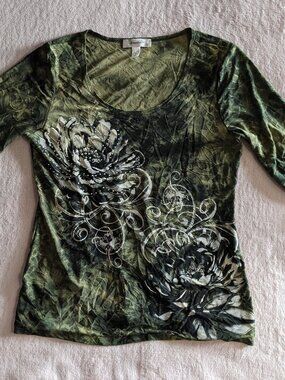 Green flower design top